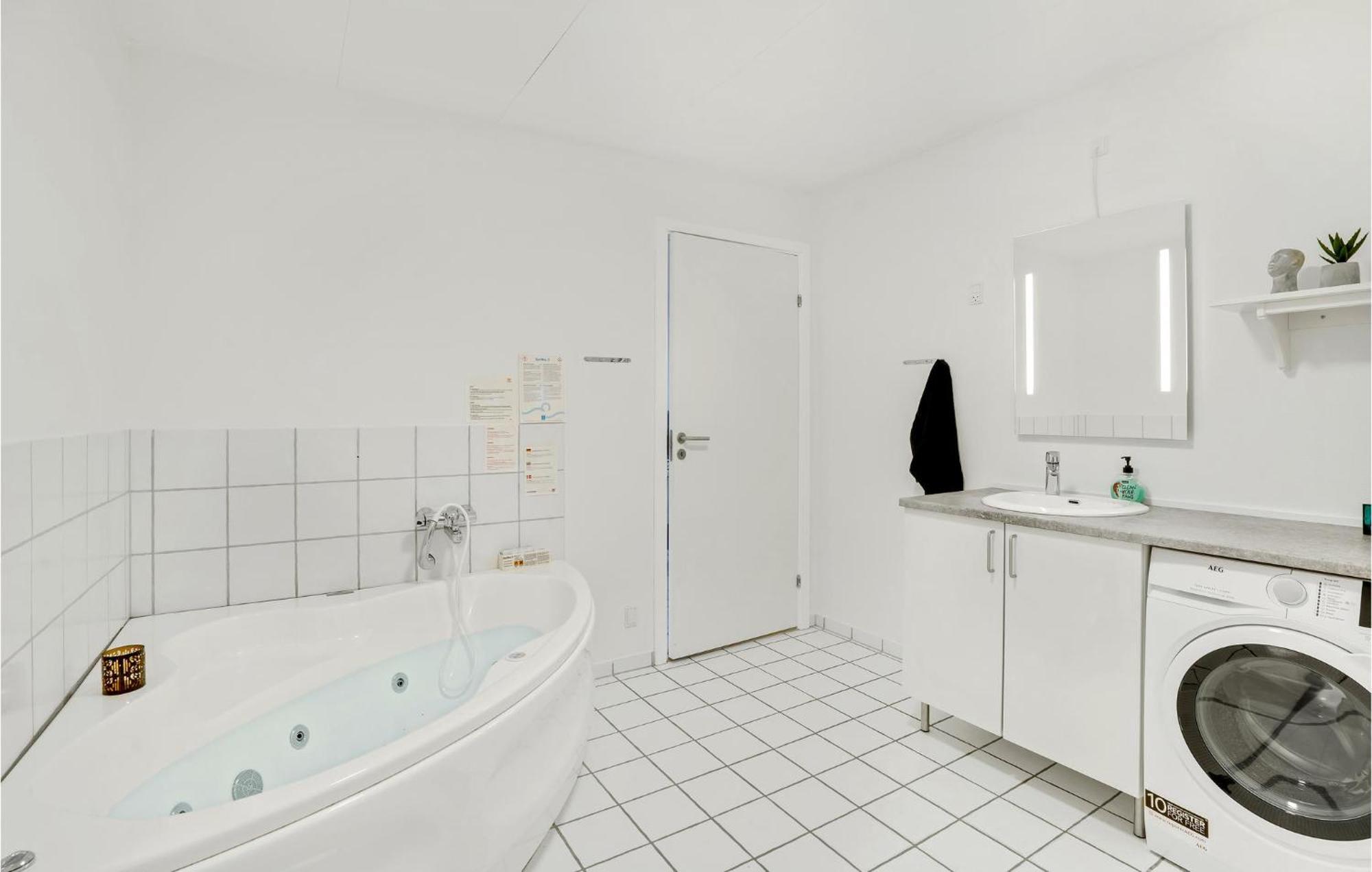 Amazing Home In Hvide Sande With Wifi Bjerregård Zewnętrze zdjęcie